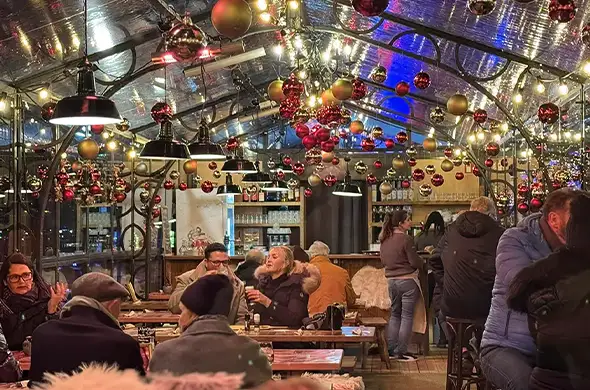 Pop-up-Restaurant Berg Stübli auf der Roncalli-Weihnachtspromenade in Düsseldorf